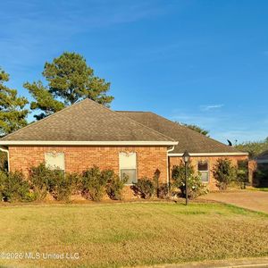 Property at 18 Old Bridge Cv, Jackson, MS