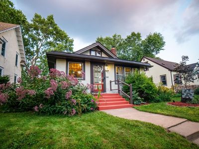 3607 Van Buren St NE