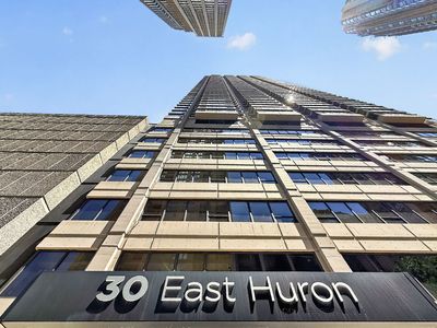 30 E Huron St APT 4610