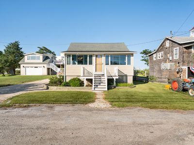18 Beach Rd