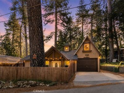373 Redwood Ln
