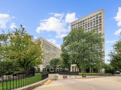 1451 E 55th St APT 225N
