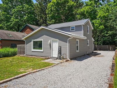 1465 North Blvd