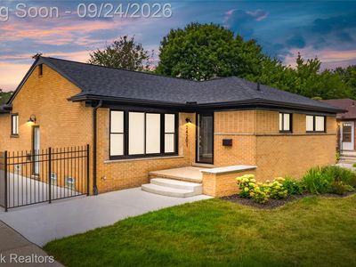 24201 Oneida Ave