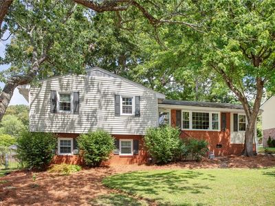 2704 Hill N Dale Dr