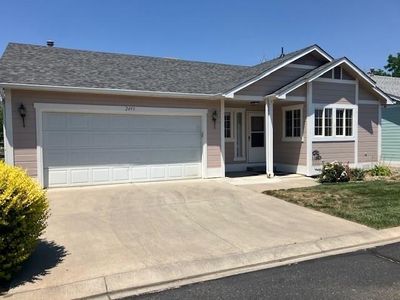 2493 Wellington Ct