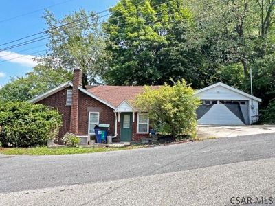 16 Christine Ct