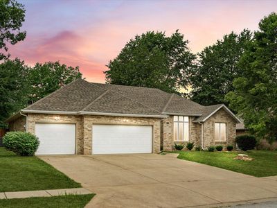 5155 S Hampton Avenue