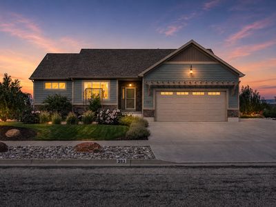 393 N 390 E