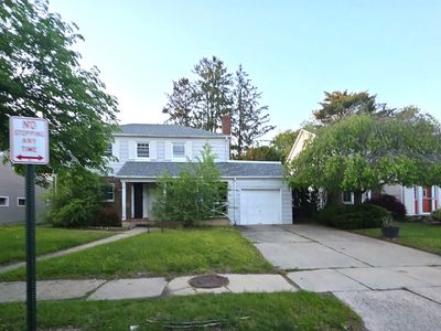 Property at 611 Lakeview Avenue, Rockville Centre, NY
