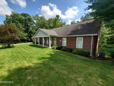 1040 Edgewood Dr