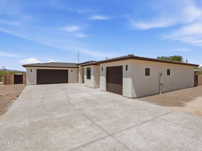 1042 W Roller Coaster Rd