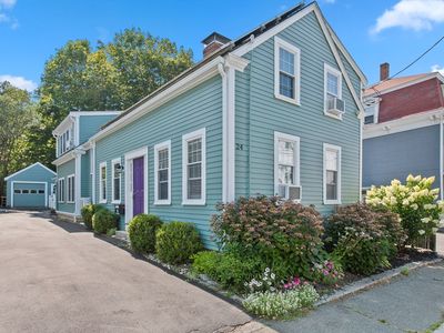 24 School St