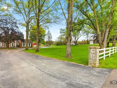 39W093 Silver Glen Rd