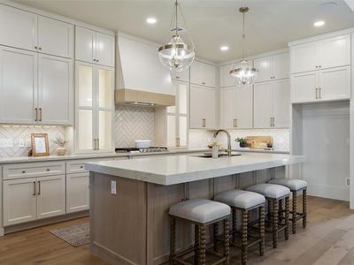 7901 Stagecoach Cir