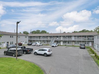 464-482 E Norwich Ave