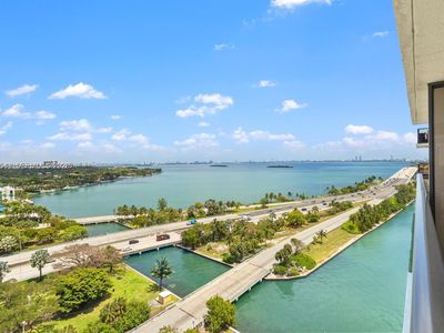 600 NE 36th St APT 1810