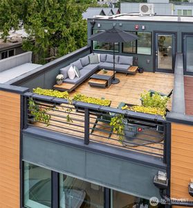 3604 Palatine Avenue N