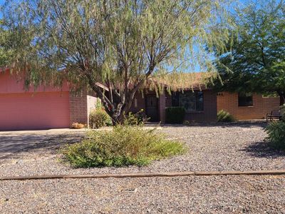 1751 E Cherokee Dr