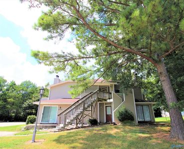 2704 Lantern Walk SE