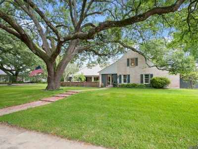 2825 McCarroll Dr