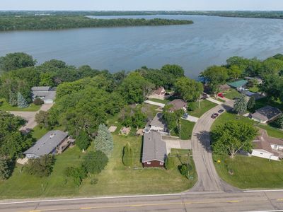 2101 Kenneth Dr