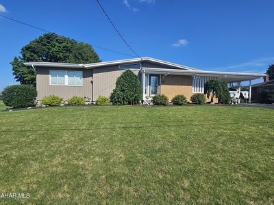 521 Hershberger St