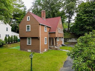 39 Holman Rd