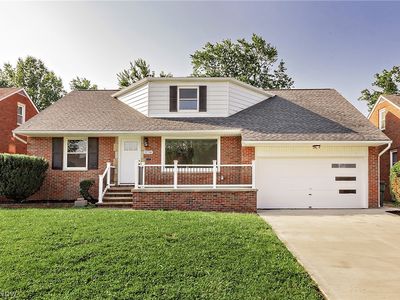 22750 Fairlawn Dr