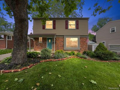 754 W Baker Ave