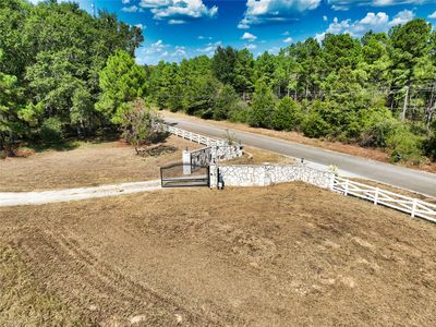 1235 Cade Hwy