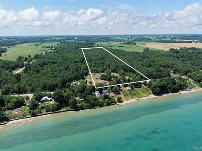 2898 Lakeshore Rd