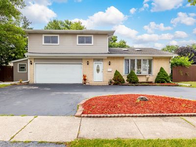 409 Hillcrest Ln