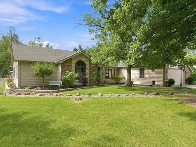 2598 E Maple Dr