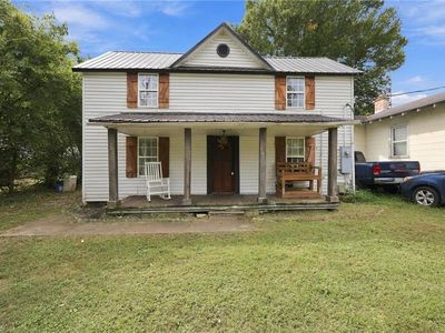 716 E Joyner St