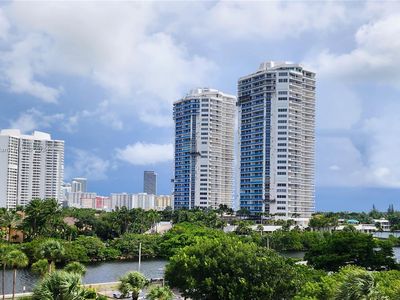 3731 N Country Club Dr APT 521