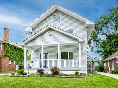 250 W 44th St