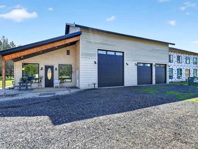 1100 E Denison Chattaroy Rd