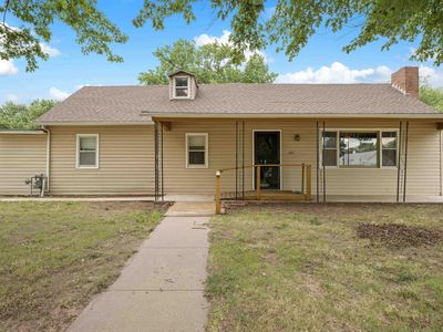 Property at 407 S 6th St, Sterling, KS