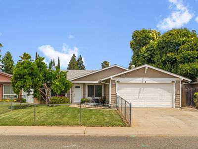 9589 Countryroads Dr