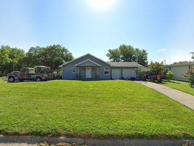 407 Maple St