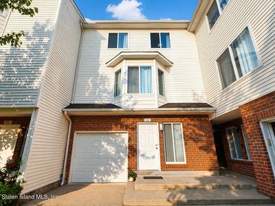 Property at 60 Bianca Ct, Staten Island, NY