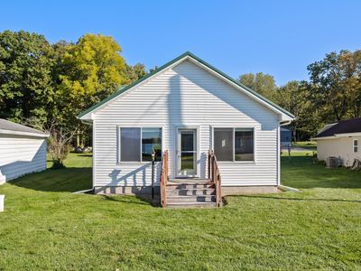 242 E Rose Rd