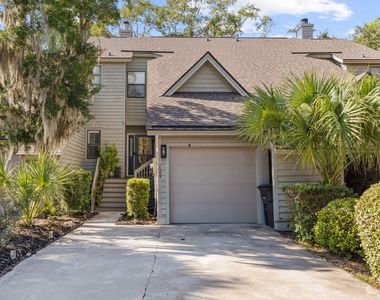 1043 Marsh Court Ln