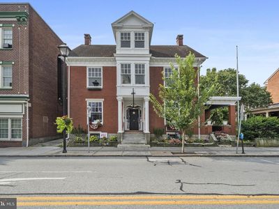 49 York St