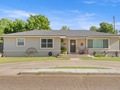 500 W Yucca Ave