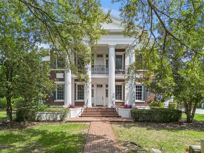 915 Westpark Dr