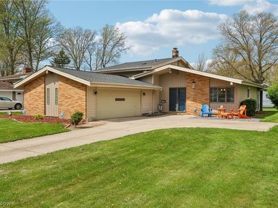 Property at 23956 Fairlawn Dr, North Olmsted, OH