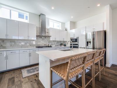 4545 Bowser Ave #205