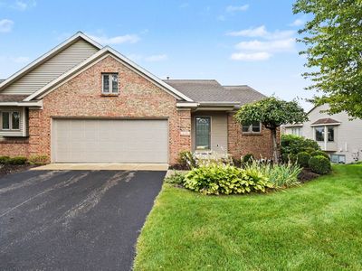 1735 Laramy Ln #11